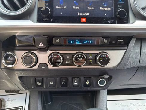 Used 2016 Toyota Tacoma Limited w/ Towing Package AWD/4WD image 25