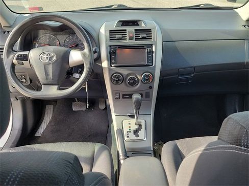 Used 2013 Toyota Corolla S image 10