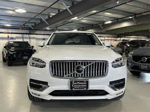 Certified 2022 Volvo XC90 T6 Inscription w/ Climate Package image 6