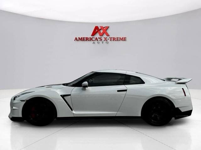 Used 2024 Nissan GT-R w/ Floor Mat Package AWD/4WD image 2