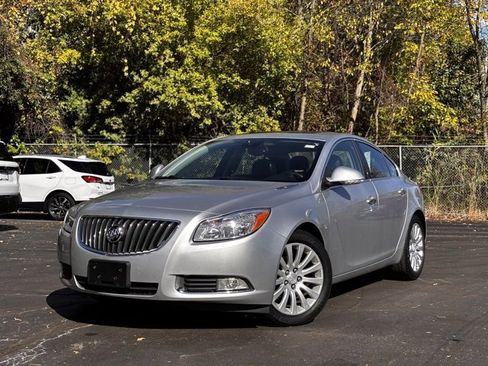 Used 2012 Buick Regal Premium image 1
