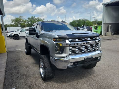 Used 2021 Chevrolet Silverado 2500 LT w/ All Star Edition AWD/4WD image 3