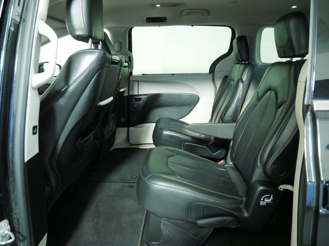 Certified 2017 Chrysler Pacifica Touring-L Plus w/ Advanced Safetytec Group FWD image 16