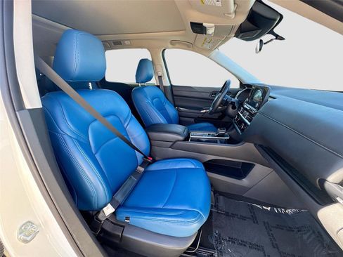 Used 2024 Nissan Pathfinder SV w/ SV Premium Package image 29