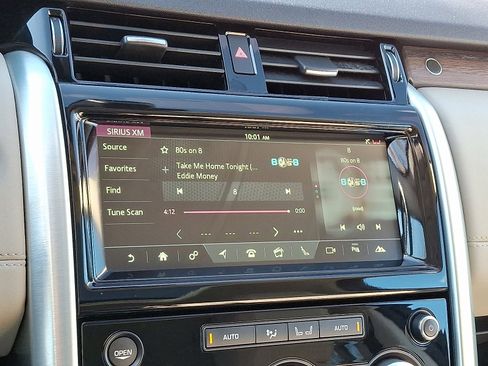 Used 2018 Land Rover Discovery HSE image 16