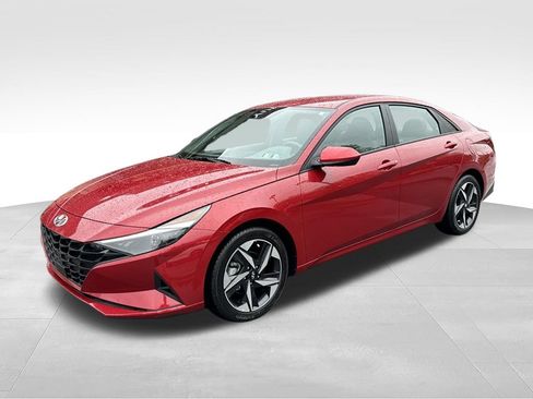 Certified 2023 Hyundai Elantra SEL w/ Convenience Package FWD image 3