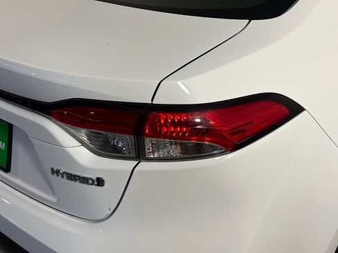 Used 2021 Toyota Corolla LE image 34