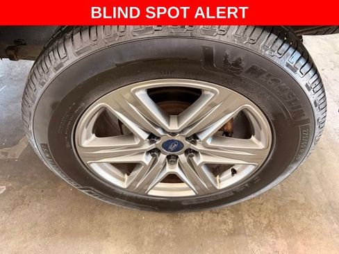 Used 2018 Ford F150 Lariat w/ Equipment Group 502A Luxury AWD/4WD image 7