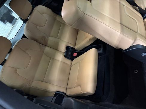 Used 2017 Volvo XC90 T6 Momentum w/ Vision Package image 19