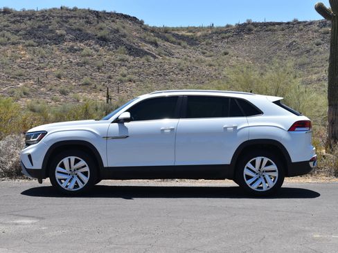Used 2020 Volkswagen Atlas Cross Sport SE w/ Panoramic Sunroof Package AWD/4WD image 5