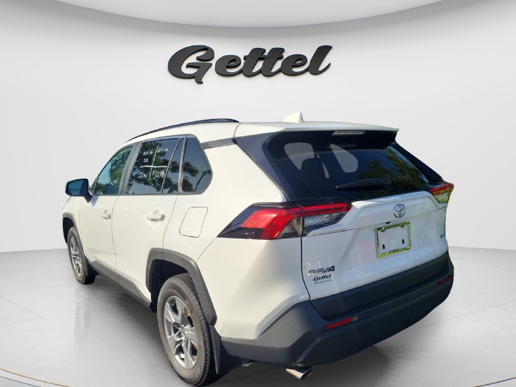 Used 2025 Toyota RAV4 XLE w/ Convenience Package FWD image 3