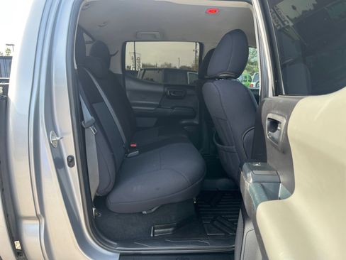 Used 2020 Toyota Tacoma 4x4 Double Cab image 18