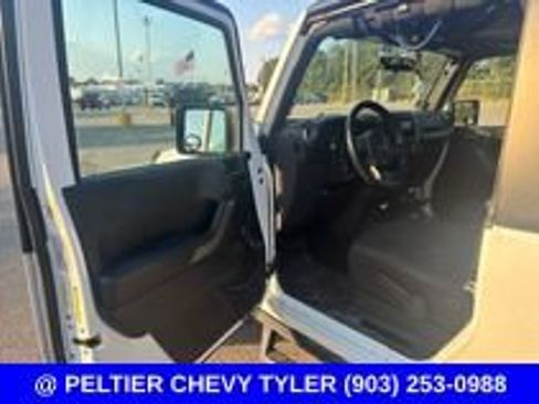 Used 2016 Jeep Wrangler Sport w/ Quick Order Package 24S AWD/4WD image 12