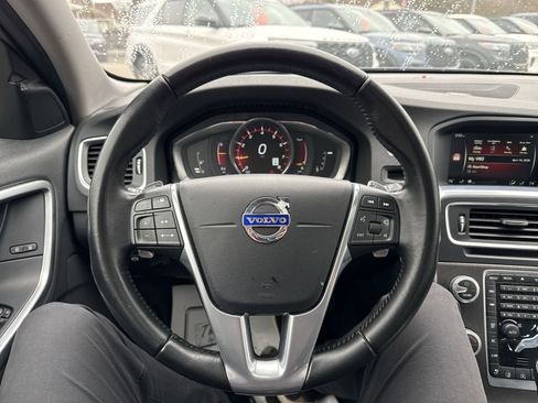 Used 2016 Volvo V60 T5 Platinum w/ 19" Sport Package FWD image 29