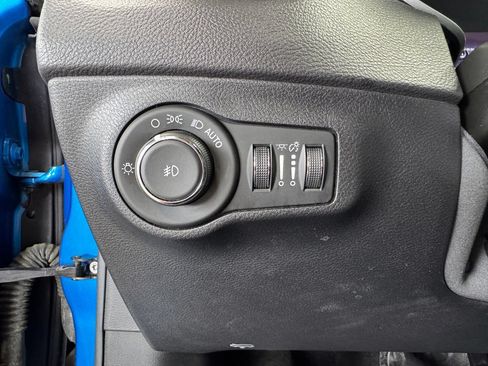 Used 2018 Jeep Compass Latitude w/ Popular Equipment Group AWD/4WD image 18