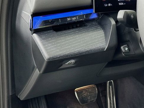 Used 2026 BMW i5 eDrive40 w/ M Sport Package image 10