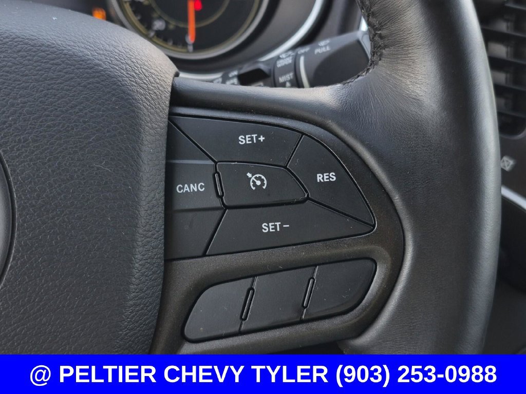 Used 2019 Jeep Cherokee Trailhawk w/ Cold Weather Group AWD/4WD image 20