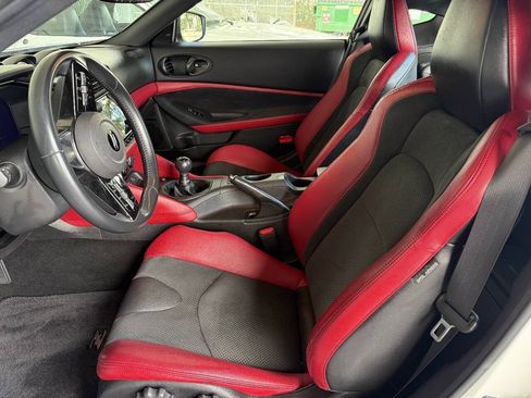 Used 2024 Nissan Z Performance w/ Floor Mat Package RWD image 13