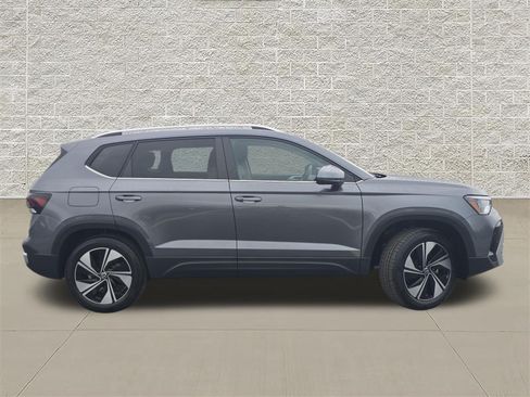 New 2026 Volkswagen Taos SE AWD/4WD image 8