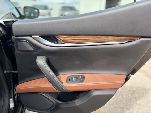 Used 2018 Maserati Ghibli image 14