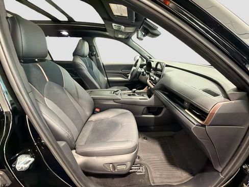 Certified 2025 Toyota Grand Highlander AWD Hybrid image 24