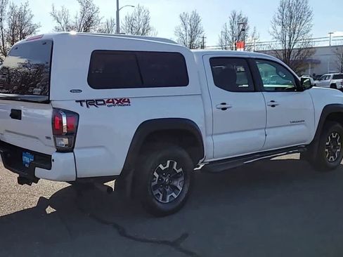Used 2022 Toyota Tacoma TRD Off-Road w/ TRD Premium Off Road Package image 8