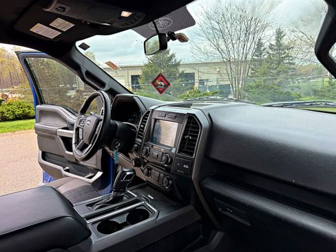 Used 2018 Ford F150 XLT w/ Equipment Group 302A Luxury AWD/4WD image 18