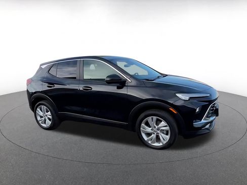 Used 2025 Buick Encore GX Preferred FWD image 2