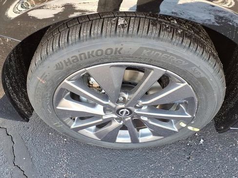 New 2026 Nissan Sentra SL image 9