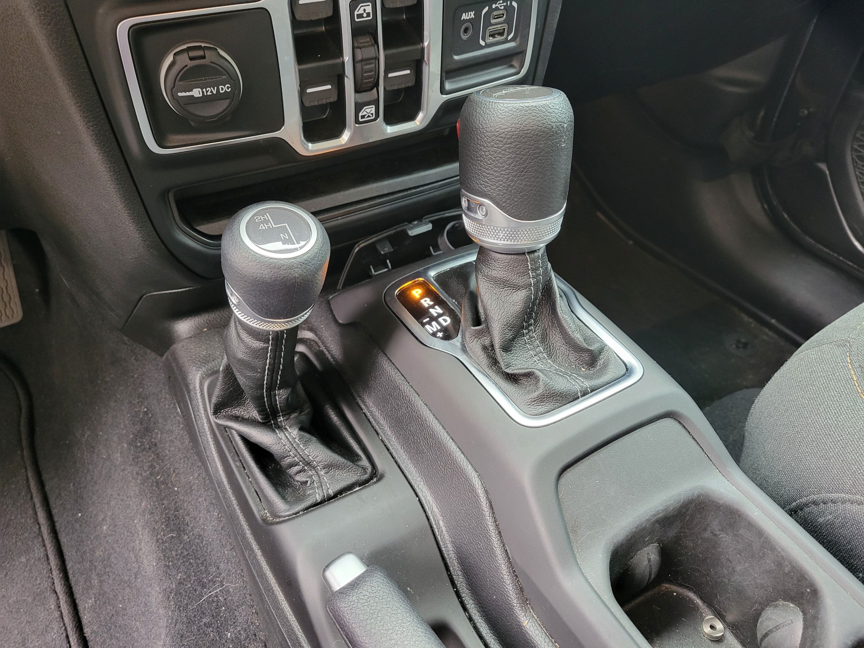 Used 2025 Jeep Gladiator Sport AWD/4WD image 25