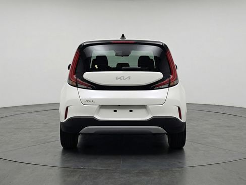 Used 2025 Kia Soul LX w/ LX Technology Package FWD image 7