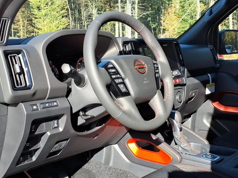 New 2026 Nissan Frontier PRO-4X w/ Pro-4x Convenience Package image 8