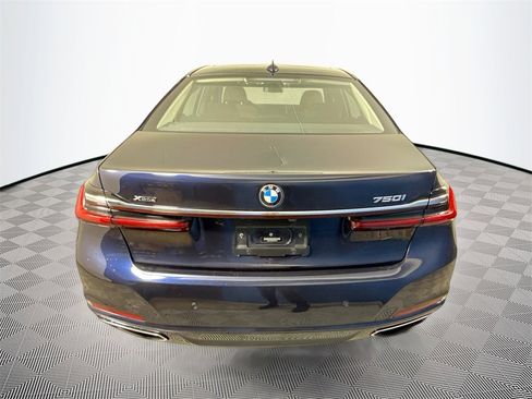 Used 2021 BMW 750i xDrive w/ Executive Package image 7
