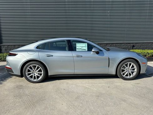 Used 2026 Porsche Panamera image 10