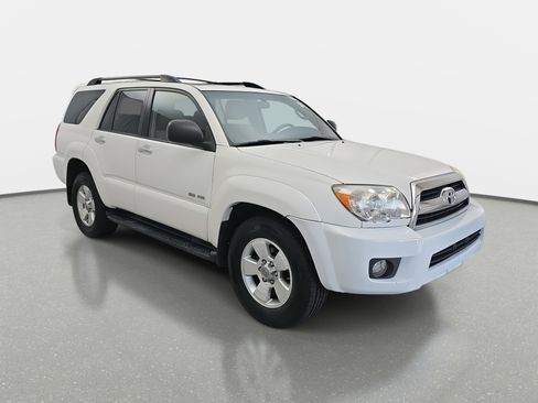 Used 2008 Toyota 4Runner SR5 image 3