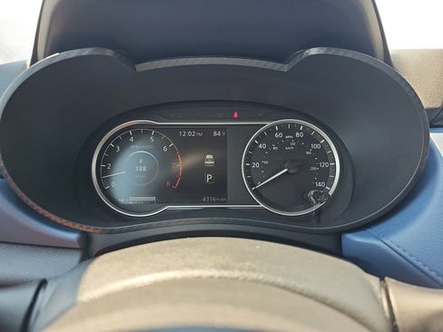 Used 2025 Nissan Versa SV w/ Trunk Package FWD image 16