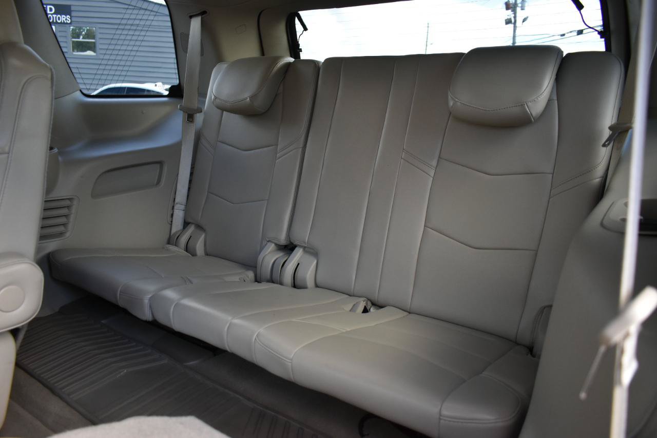 Used 2017 Cadillac Escalade Premium Luxury AWD/4WD image 29