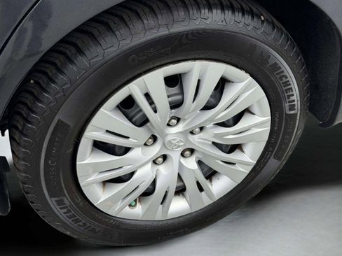 Used 2013 Toyota Camry LE FWD image 34