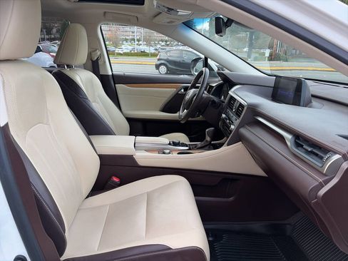 Used 2019 Lexus RX 350L Premium w/ Premium Package image 19