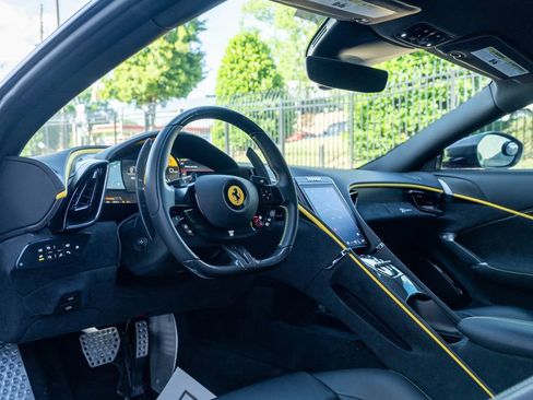 Certified 2022 Ferrari Roma RWD image 30