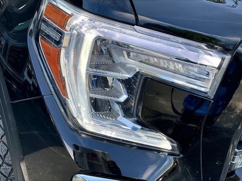 Used 2021 GMC Sierra 1500 AT4 w/ AT4 Preferred Package AWD/4WD image 28