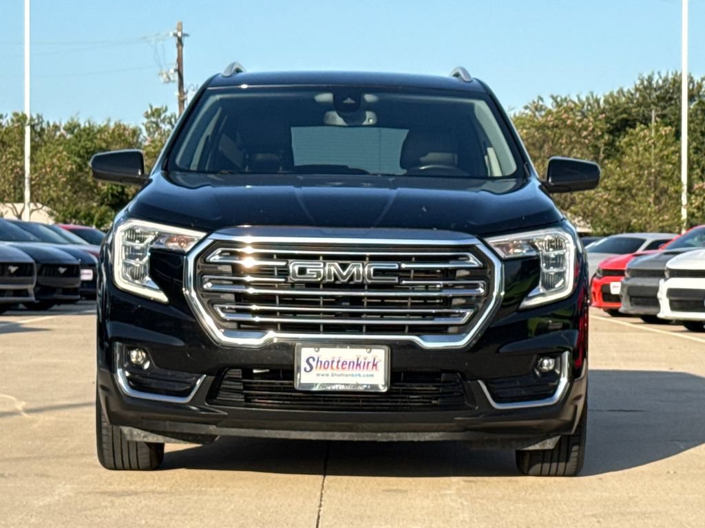 Used 2022 GMC Terrain SLT FWD image 2