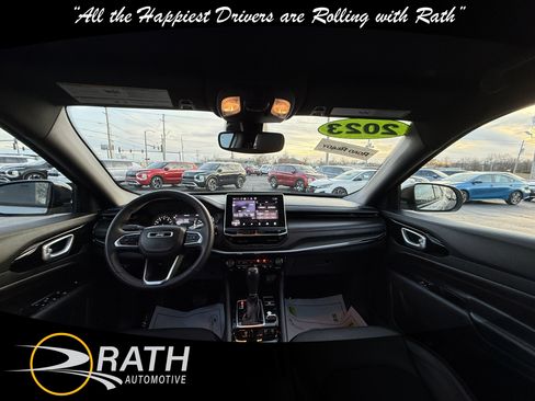 Used 2023 Jeep Compass Trailhawk image 18