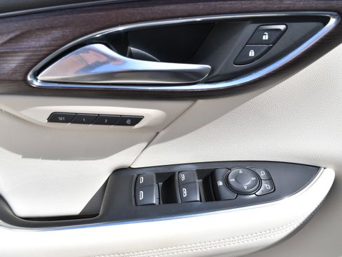 Used 2021 Buick Envision Avenir image 12