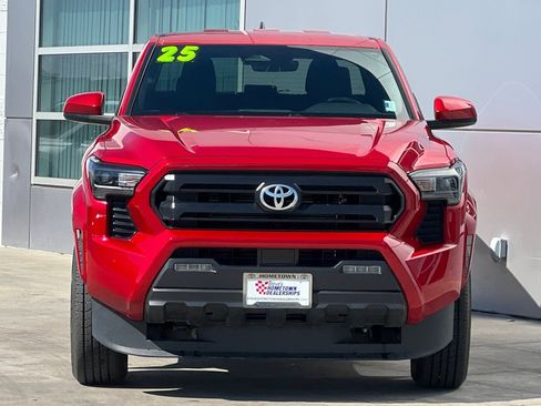 Used 2025 Toyota Tacoma SR5 image 6