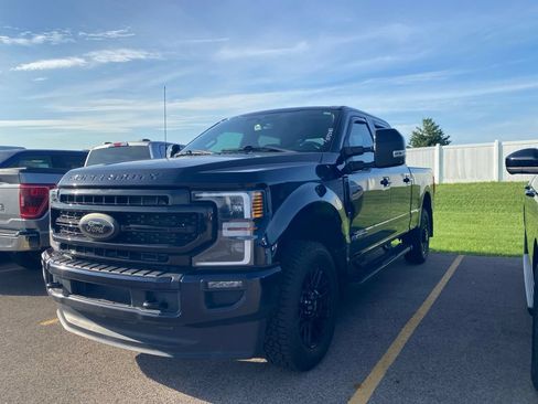 Used 2022 Ford F250 Lariat w/ Black Appearance Package AWD/4WD image 18