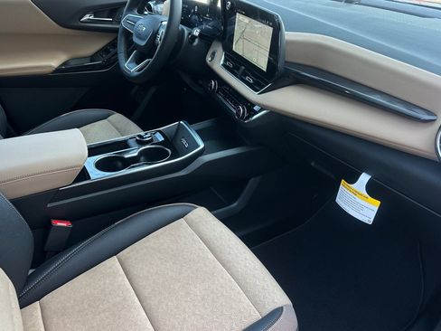 New 2026 Chevrolet Equinox ACTIV w/ Convenience Package III image 16