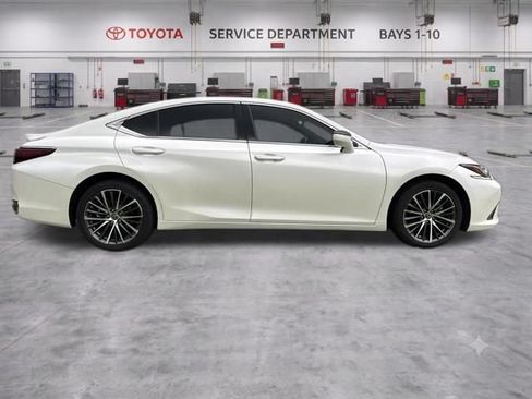 Used 2022 Lexus ES 300h w/ Premium Package FWD image 6