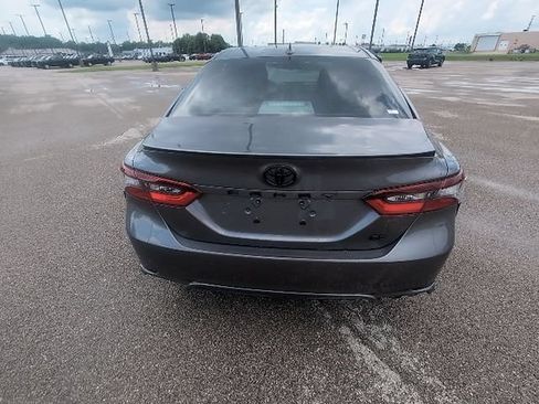 Used 2024 Toyota Camry SE FWD image 7
