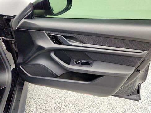 Used 2021 Porsche Taycan 4S image 25